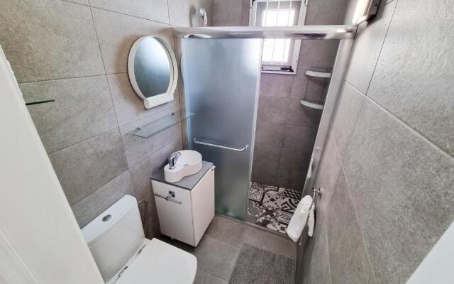 Cheer Up City Apartment