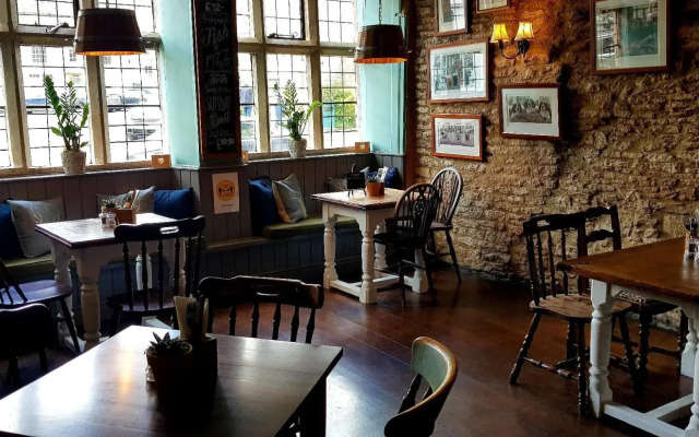 The Kings Arms Hotel