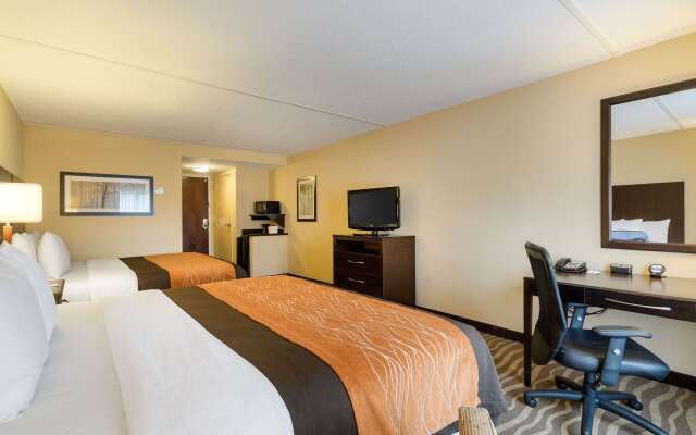 Comfort Inn & Suites Lexington Park near Pax River