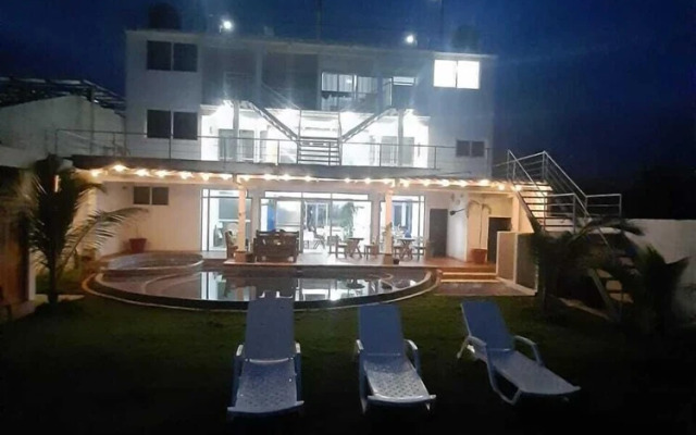The Container Hotel And Restoran