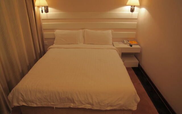 Champs Elysees Hotel