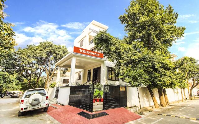 FabHotel Tranquil Inn Gomti Nagar