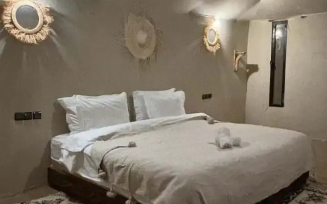 Sunshine luxury desert camp