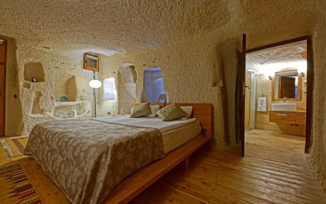 La Casa Cave