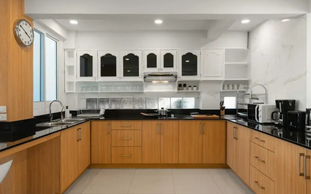 Luxury Pool Villa 6BR