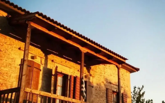 Paradosiakos Xenonas "Sopoto"