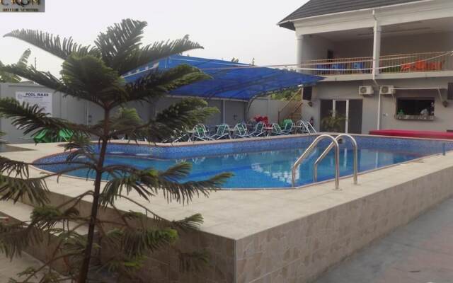 C'ron Hotels And Suites