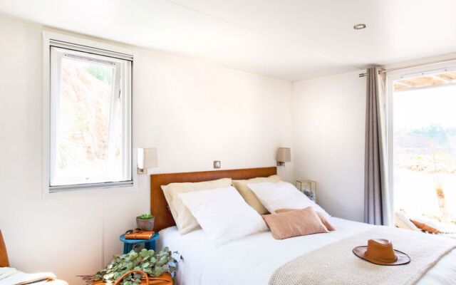 Domaine Les Mûriers (VED111)