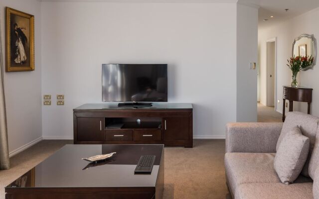 Fino Hotel & Suites