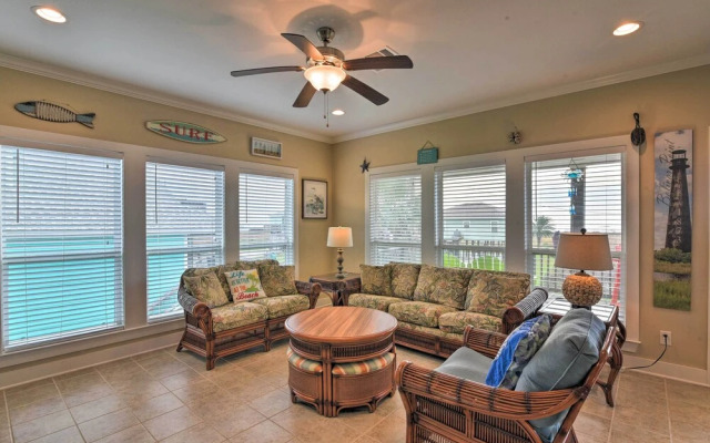 Ocean View & Grill: Crystal Beach Bungalow!