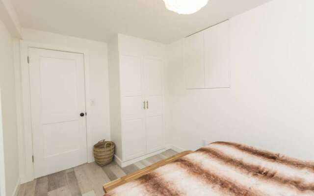 1 Bedroom Trendy Condo in Trinity Bellwoods