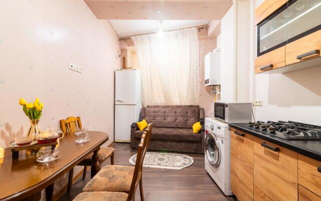 Bon voyage на улице Даниялова