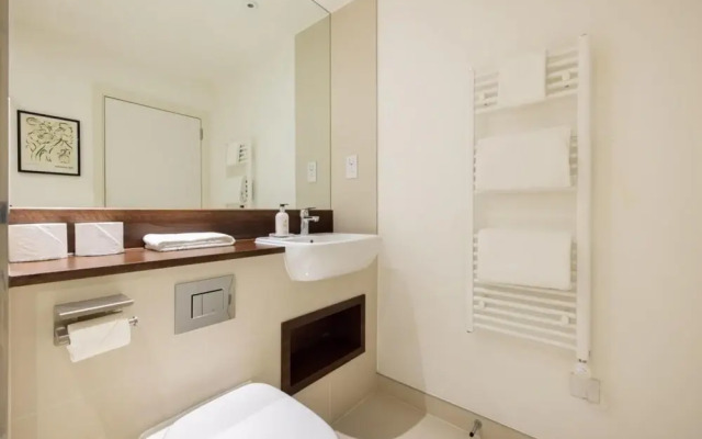 The London Retreat - Alluring 2bdr Flat With Balcony