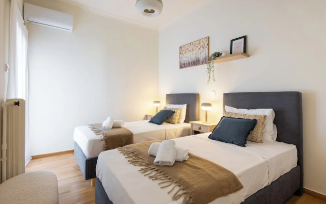 Zephyr 3-Bedroom Apartment in Athens