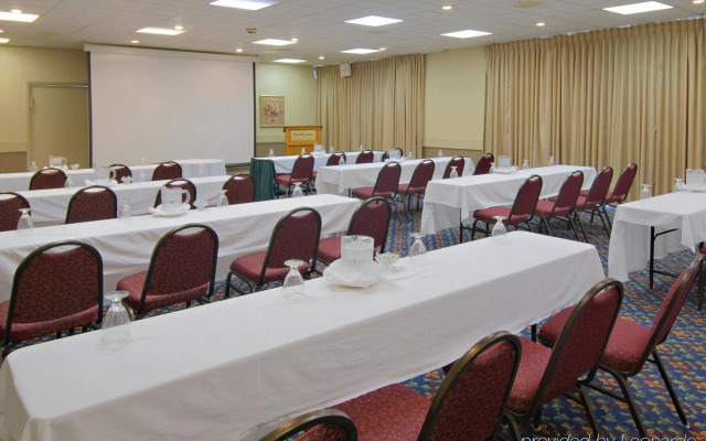 Lifestyle Inn Cedar Falls