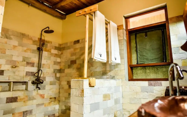 Tabingi Safari Lodge