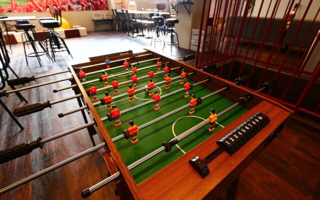 RED HELMET House＆Sports Bar Hiroshima - Hostel