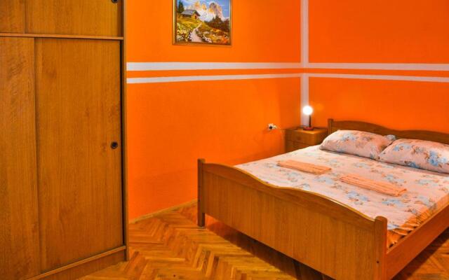 Apartments and Rooms Juki