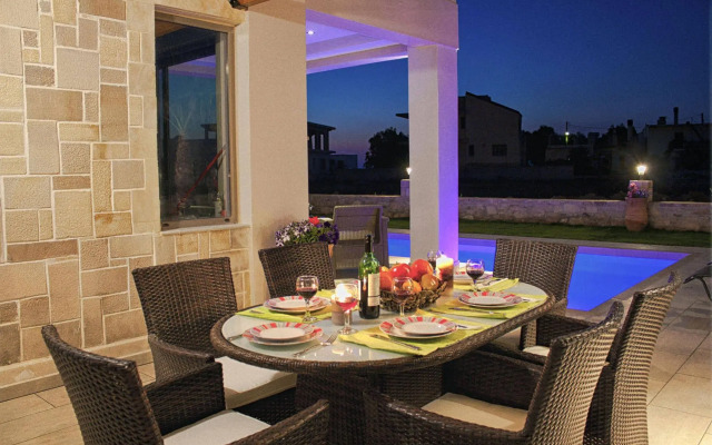 Alexandros Villa
