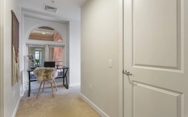 Divine Lorraine Apartment Hotel