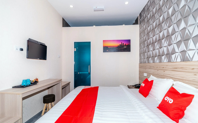 OYO 90147 Hilltop Hotel