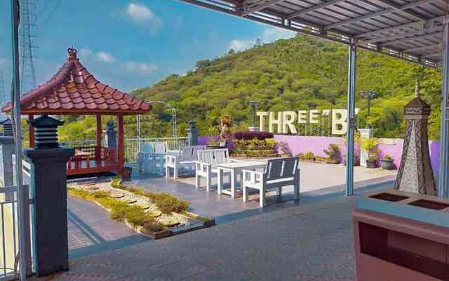Three B Villa & Resto Banyuwangi