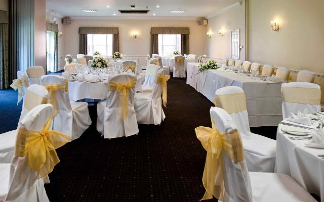 WorldHotels Distinctive Woughton House Hotel