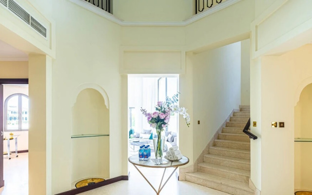 LUX Holiday Home - Frond E 1