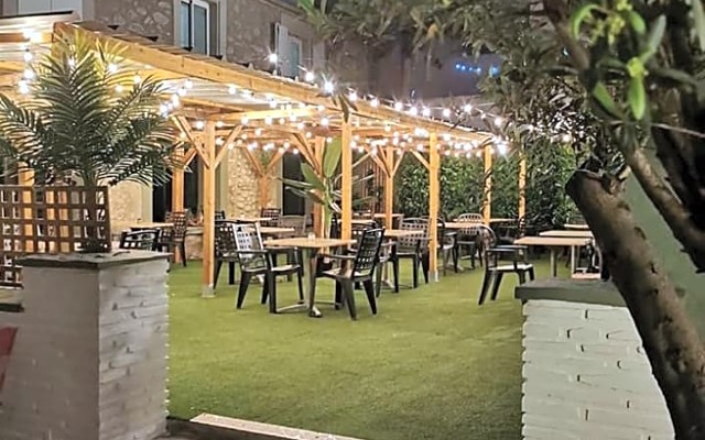 Hotel les Glycines