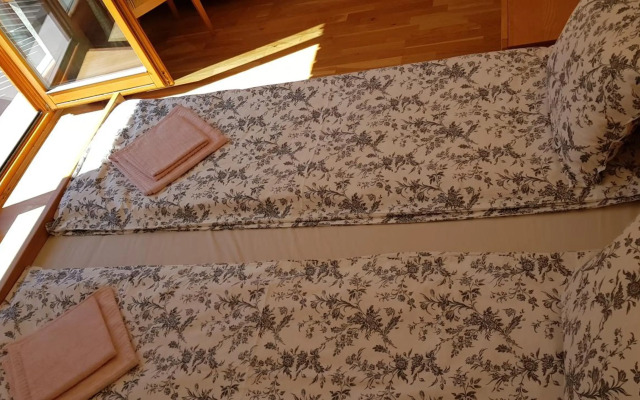 Mountain peaks Apartment with Sauna