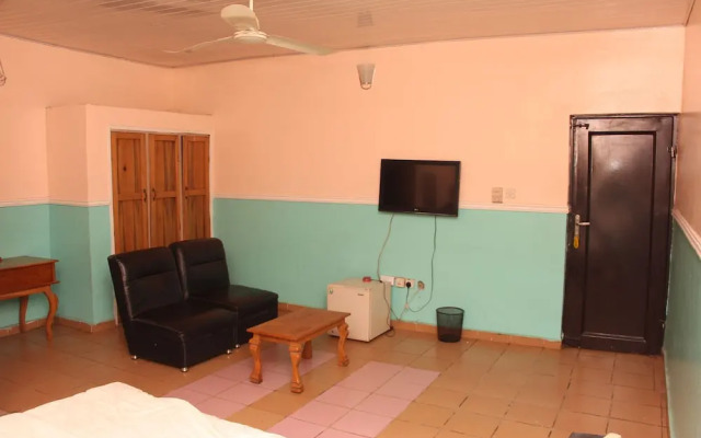 Daniel Suites