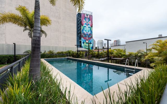 Pinheiros Best Studio Pool Parking  Wifi