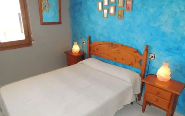 Pretty Apartment Near Roses Beach