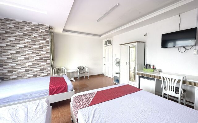 OYO 1196 Le Vu Hotel