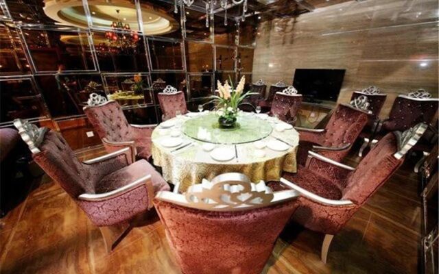 Chonpines Hotel (Shijiazhuang TV Wanda store)