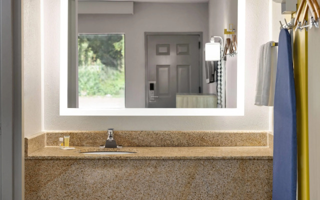 Days Inn by Wyndham Blythewood North Columbia