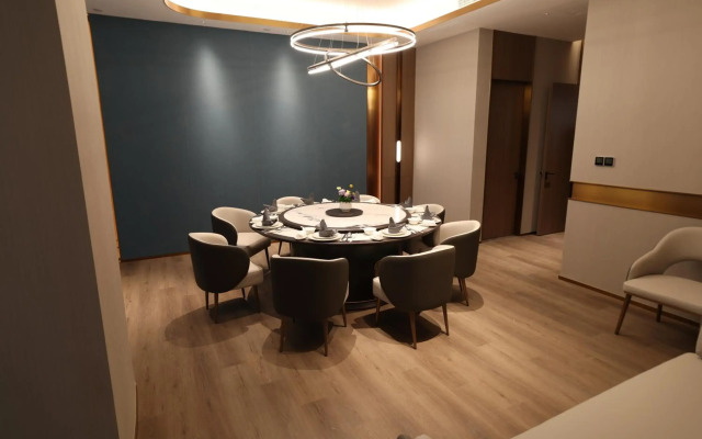 Holiday Inn Shanghai Jing'an by IHG