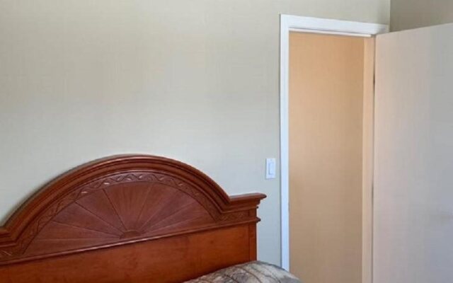 Red Deer Inn & Suites