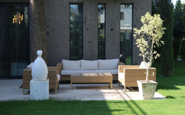 Sandora Boutique Hotel