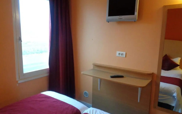 Hotel initial by balladins Roissy CDG / Saint-Mard