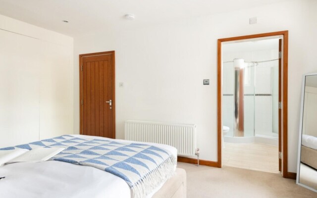 The Southwick Sanctuary - Large & Modern 6bdr with Terrace