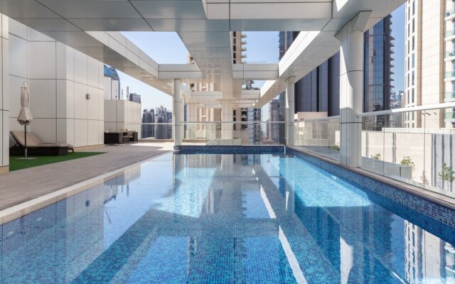 Lavish 3BR With Study in Downtown Dubai