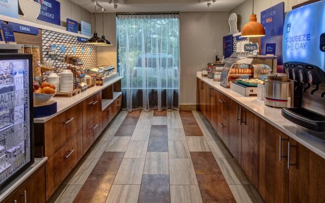 Holiday Inn Express Hotel & Suites Memphis Southwind by IHG