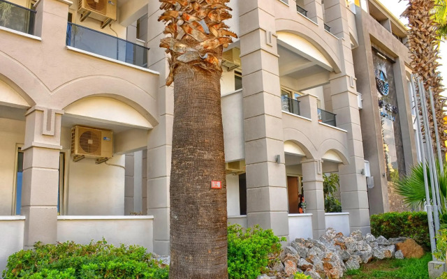 Two Seas Hotel