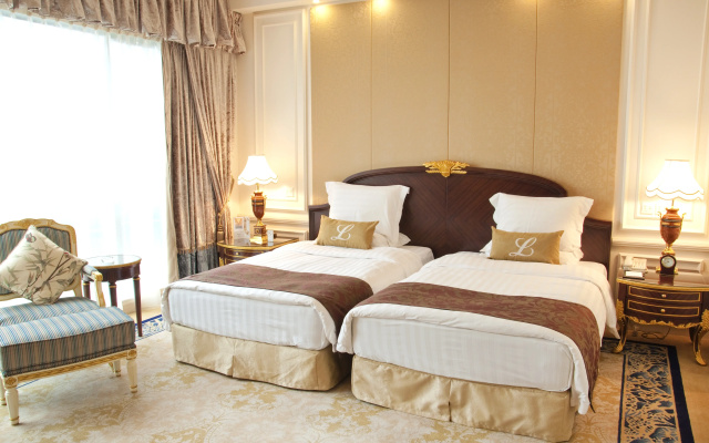 New Orient Landmark Hotel