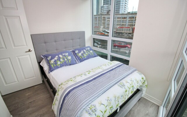 Executive 3BR next to Scotia Arena