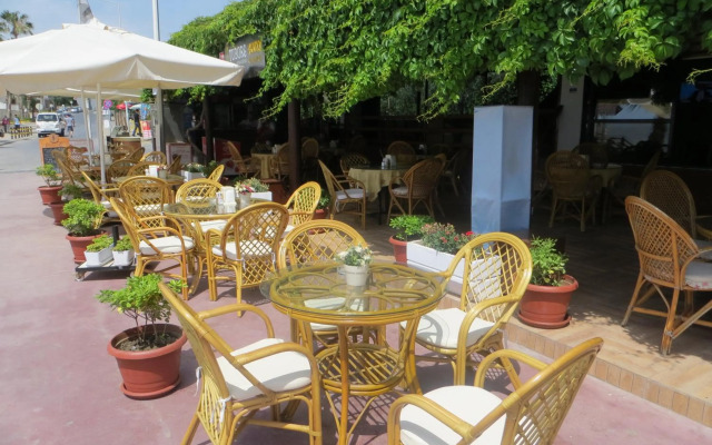 Sunday Beach Hotel