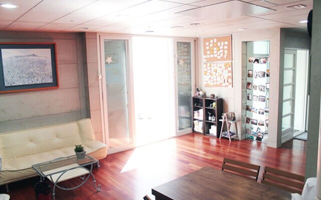 Gwangan Bridge Guesthouse - Hostel