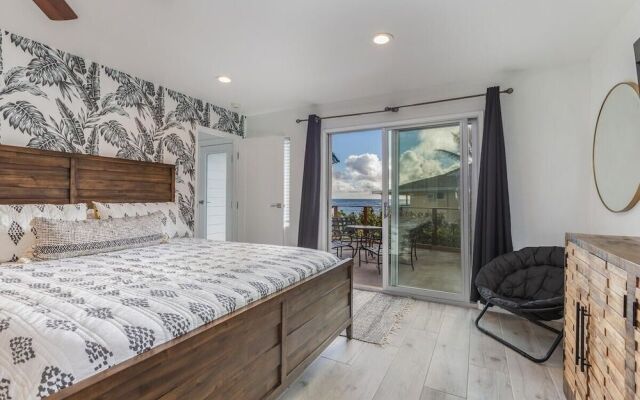 Bond House 4 Bedroom Home by RedAwning