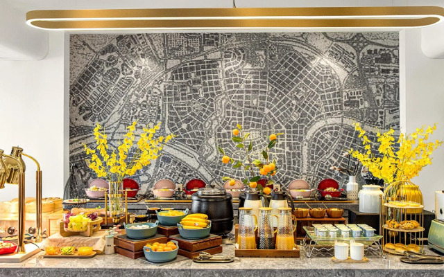 Orange Hotel (Yancheng Municipal Government Baolong Square)